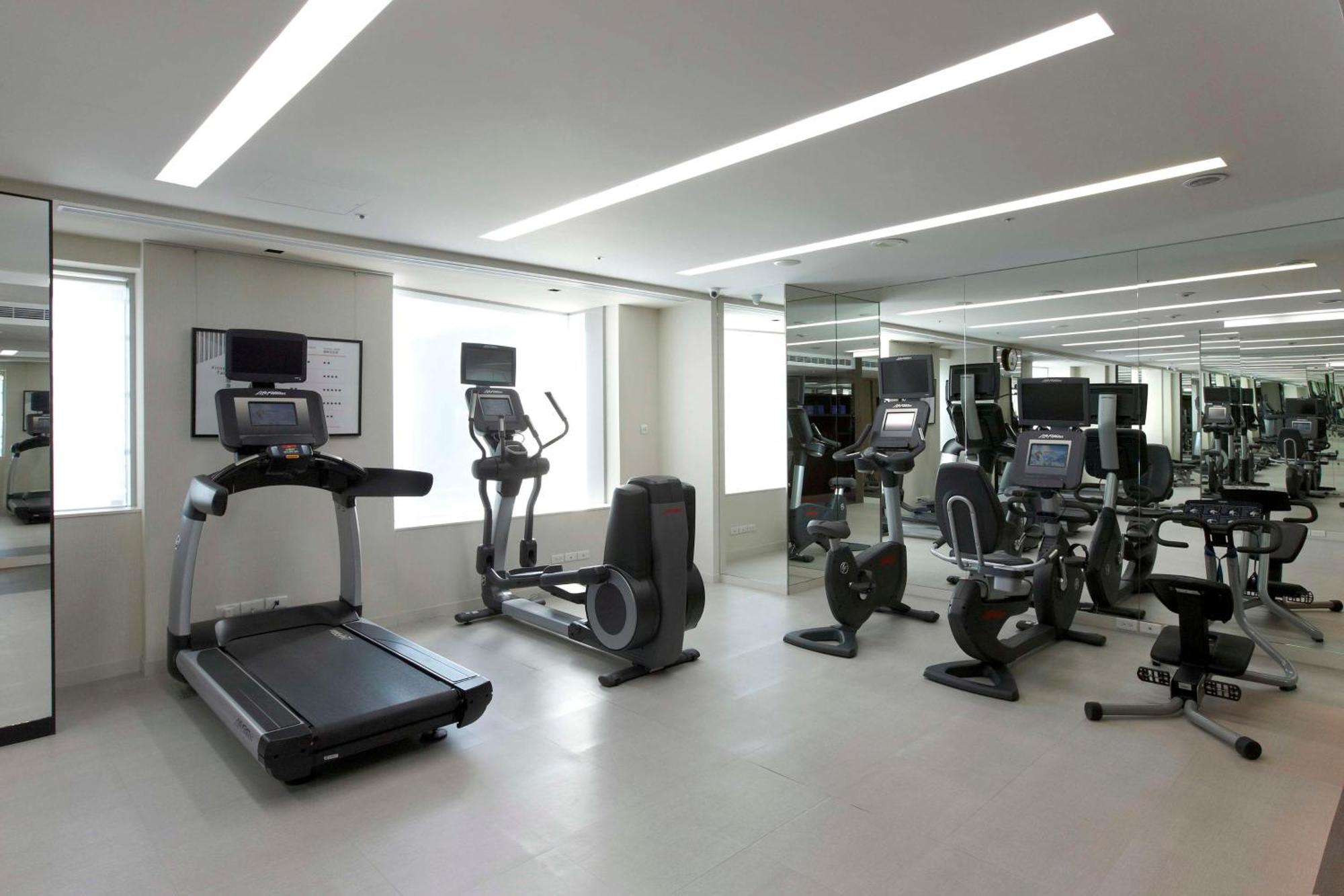 Humble House Taipei, Curio Collection By Hilton Hotell Exteriör bild The gym at the hotel